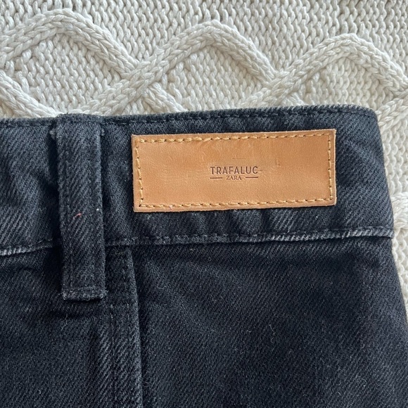 Trafulac denim wear by Zara, Black, Distressed Mini Skirt Women’s Medium - Picture 3 of 10